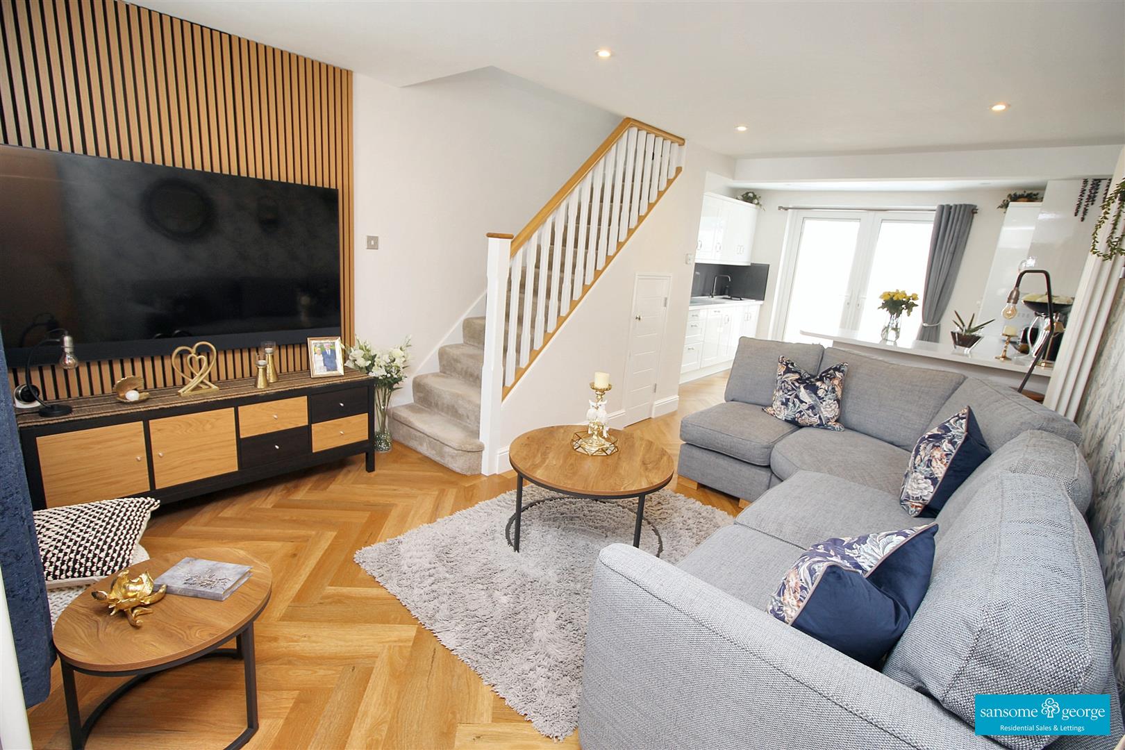 2 bed property in Hornsea Close, Reading